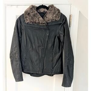 Danier Leather Jacket w/ Faux Fur Collar Sz XS